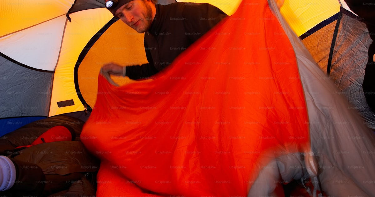 Sac de couchage de survie : bien choisir pour bien dormir